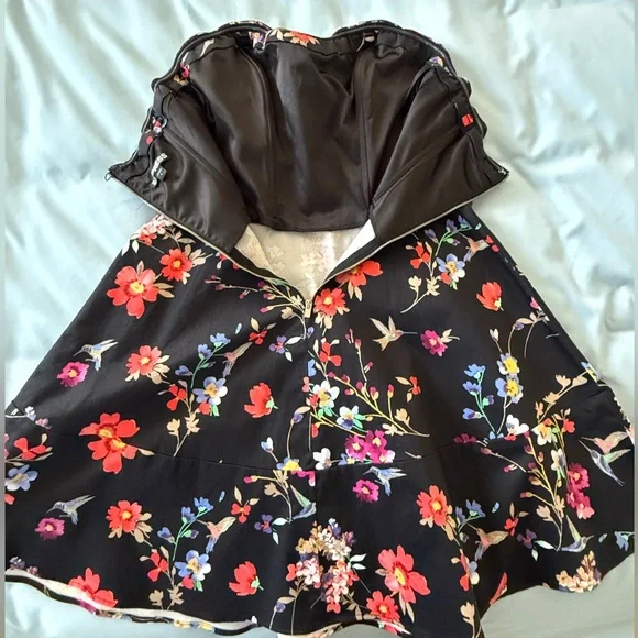 🌺Express Black Strapless A-Line Cocktail Dress with Vibrant Colors - Picture 5 of 8